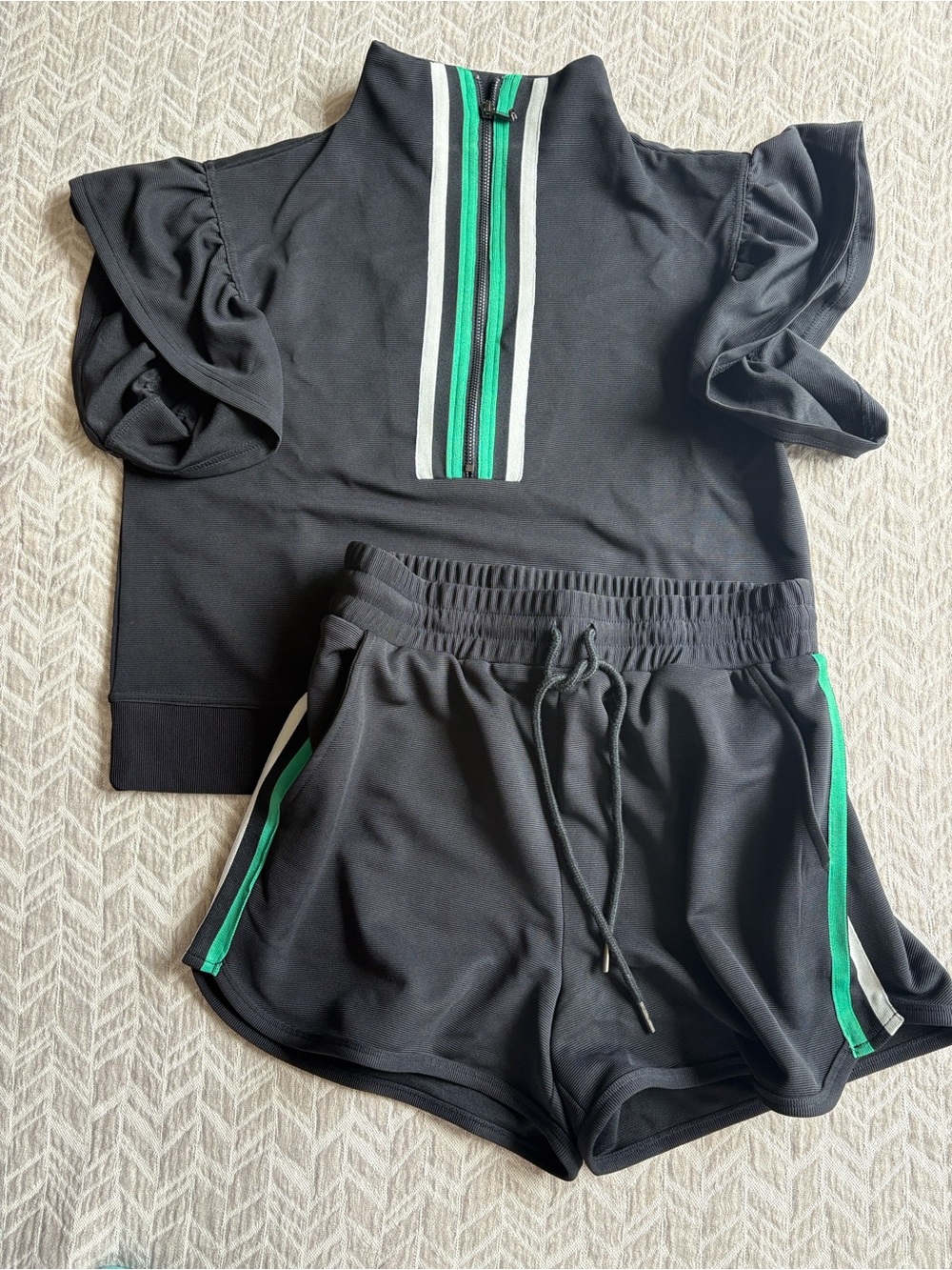 Entro shorts and matching top. Women’s Medium - Brand New!